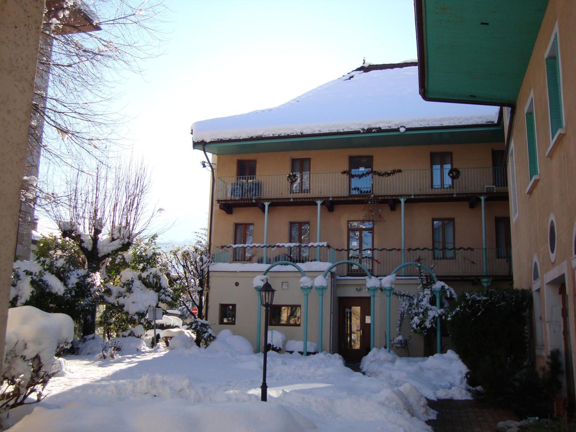 Hotel De Geneve Et Restaurant , Faverges-Seythenex المظهر الخارجي الصورة